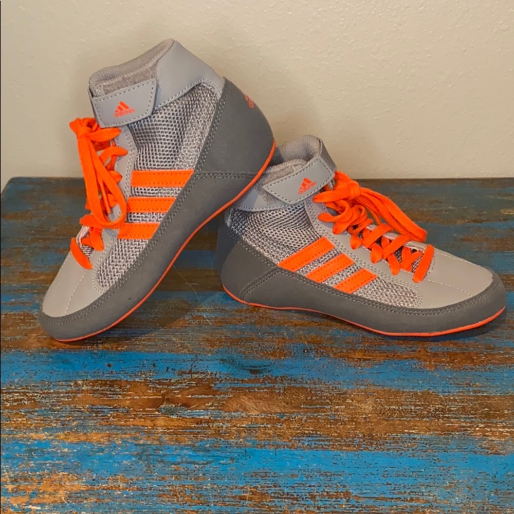 Boys Adidas wrestling shoes (13k)